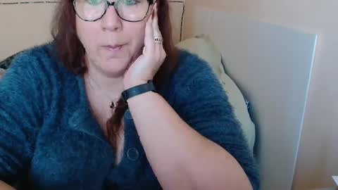 laureanne online show from February 26, 10:16 am