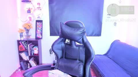  Im Lauren  independent model   online show from January 8, 12:37 pm