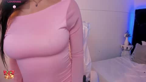 Lauren online show from February 17, 3:44 pm