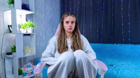 Lissa online show from July 15, 11:37 am
