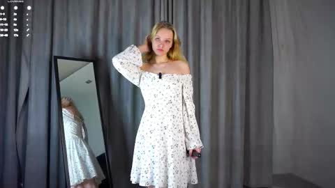 Ellie  online show from November 4, 12:32 pm