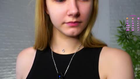 Ellie  online show from October 29, 11:47 am