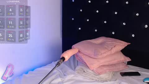 Lauren Gill online show from April 15, 9:04 pm