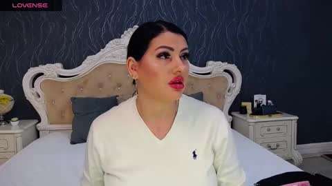 Laura online show from December 29, 8:33 am