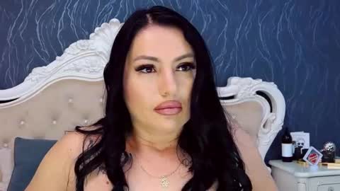 Laura online show from November 14, 8:47 am