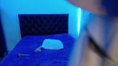 laurenkenner28_ online show from October 7, 9:19 pm