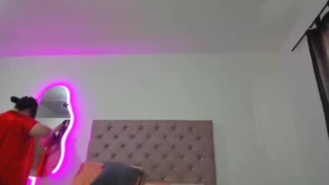 laurenlaine online show from March 8, 1:12 pm