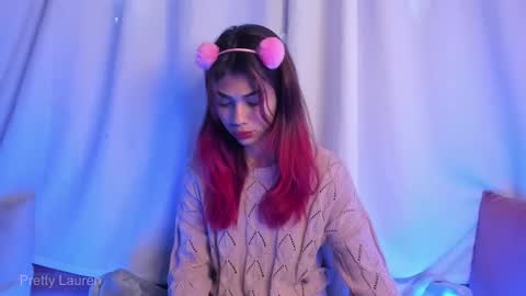 laurenn__1 online show from October 16, 5:26 pm