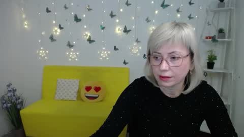 Lauren online show from February 21, 6:30 pm