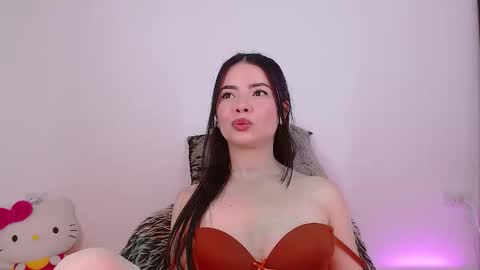 LauryMoons online show from April 21, 1:42 am
