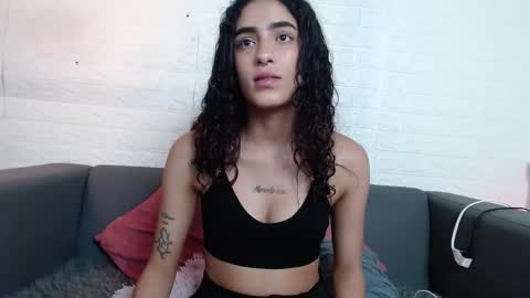 Layla online show from February 10, 11:55 pm