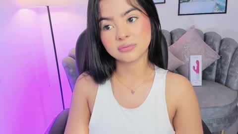 Layla Breezee online show from October 31, 12:09 pm