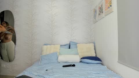 Layla Vanegas online show from January 27, 10:38 pm