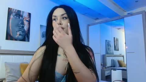 laylacruz online show from February 8, 6:12 am