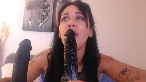 laylacruz online show from October 8, 6:18 am