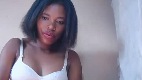 laylah517 online show from November 19, 4:23 am