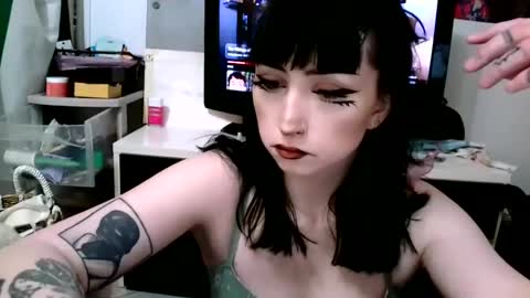 Layla Kills online show from March 1, 3:32 am