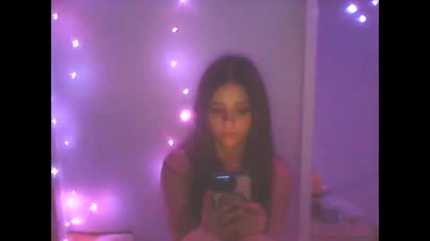 Layla online show from September 16, 7:05 am