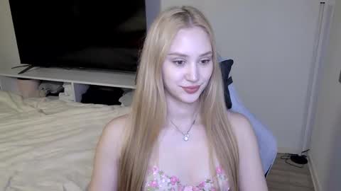 LaylaPretty001 online show from March 2, 7:15 am