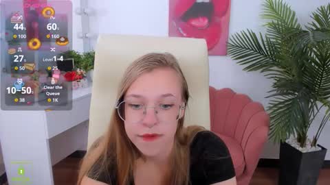 layriantavee online show from September 23, 6:55 am