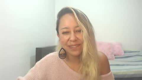 leah_susman online show from November 4, 12:54 pm