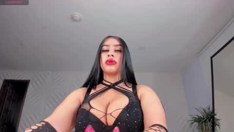 leahlombardi_ online show from February 7, 3:32 am