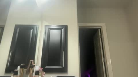 leanneluxecouple online show from October 6, 10:32 am