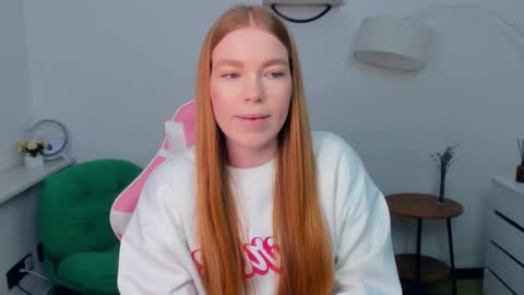 Lilly online show from December 4, 8:42 pm