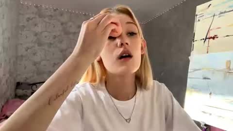 Kate online show from April 28, 8:07 am