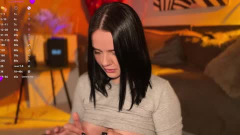 Amelie online show from April 16, 1:22 pm