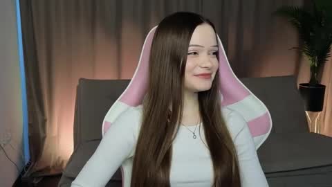 leemikah online show from April 26, 7:06 am