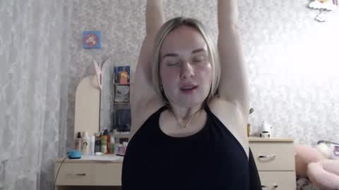 leggywily25 online show from March 12, 3:29 pm