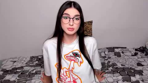 Leila online show from February 11, 3:35 pm