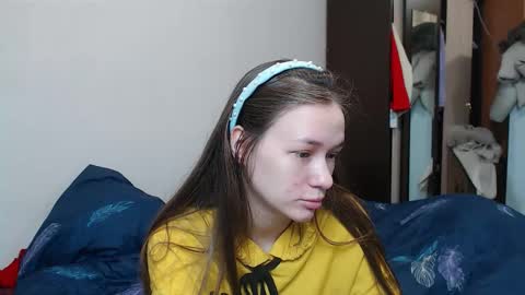 leila_bambi_ online show from March 11, 4:40 pm