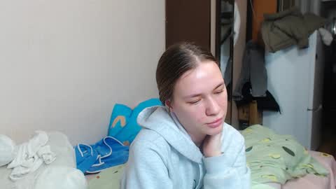 leila_bambi_ online show from January 15, 11:30 pm