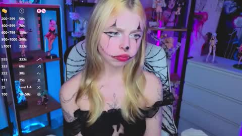 Leila online show from October 28, 6:13 pm