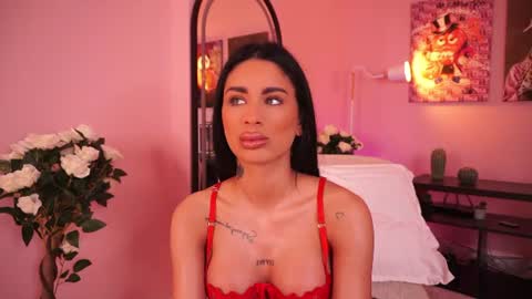 Leila online show from June 25, 9:24 am