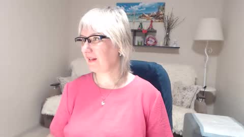 Leila Kinky online show from April 17, 10:50 am