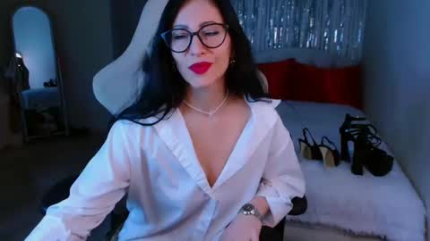 leilamurray online show from January 18, 5:48 pm