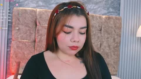 leilapons online show from April 9, 7:30 pm