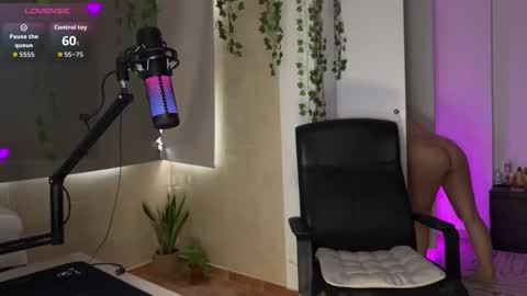 Lemi online show from October 23, 3:29 pm