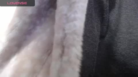 lenagolden online show from December 5, 1:23 pm