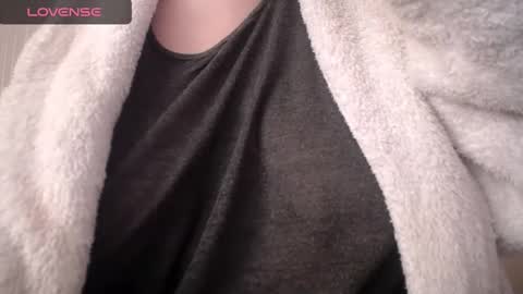 lenagolden online show from March 8, 9:13 am