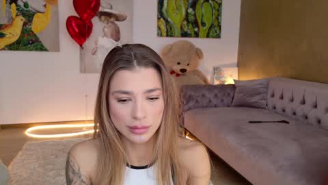 Lenna Goddess online show from February 17, 6:31 am