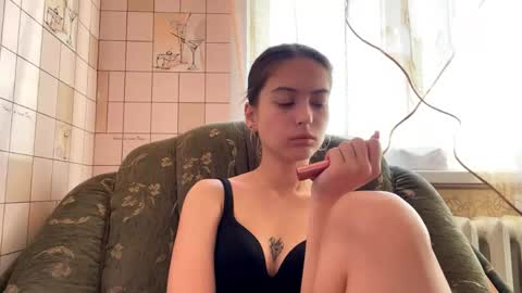 Hellomy name is Lennieits my first day here nice to meet you Give me 50 thumbs ups online show from May 9, 3:08 am