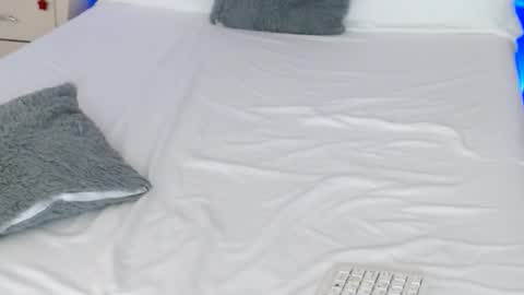 LUCY online show from December 17, 11:31 pm