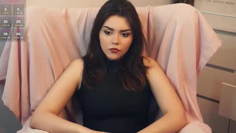 Mia online show from October 19, 9:00 am