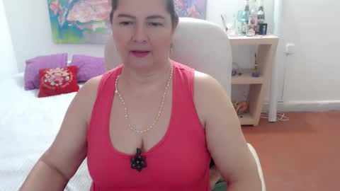 leonela   online show from March 27, 5:42 am
