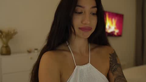 Leora online show from January 24, 5:00 pm