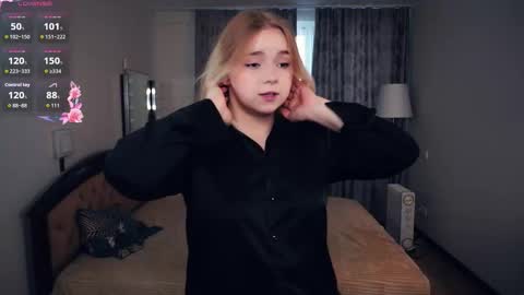 Hello everyone Im Lora Its my first day Were going to have fun together online show from October 1, 6:51 am